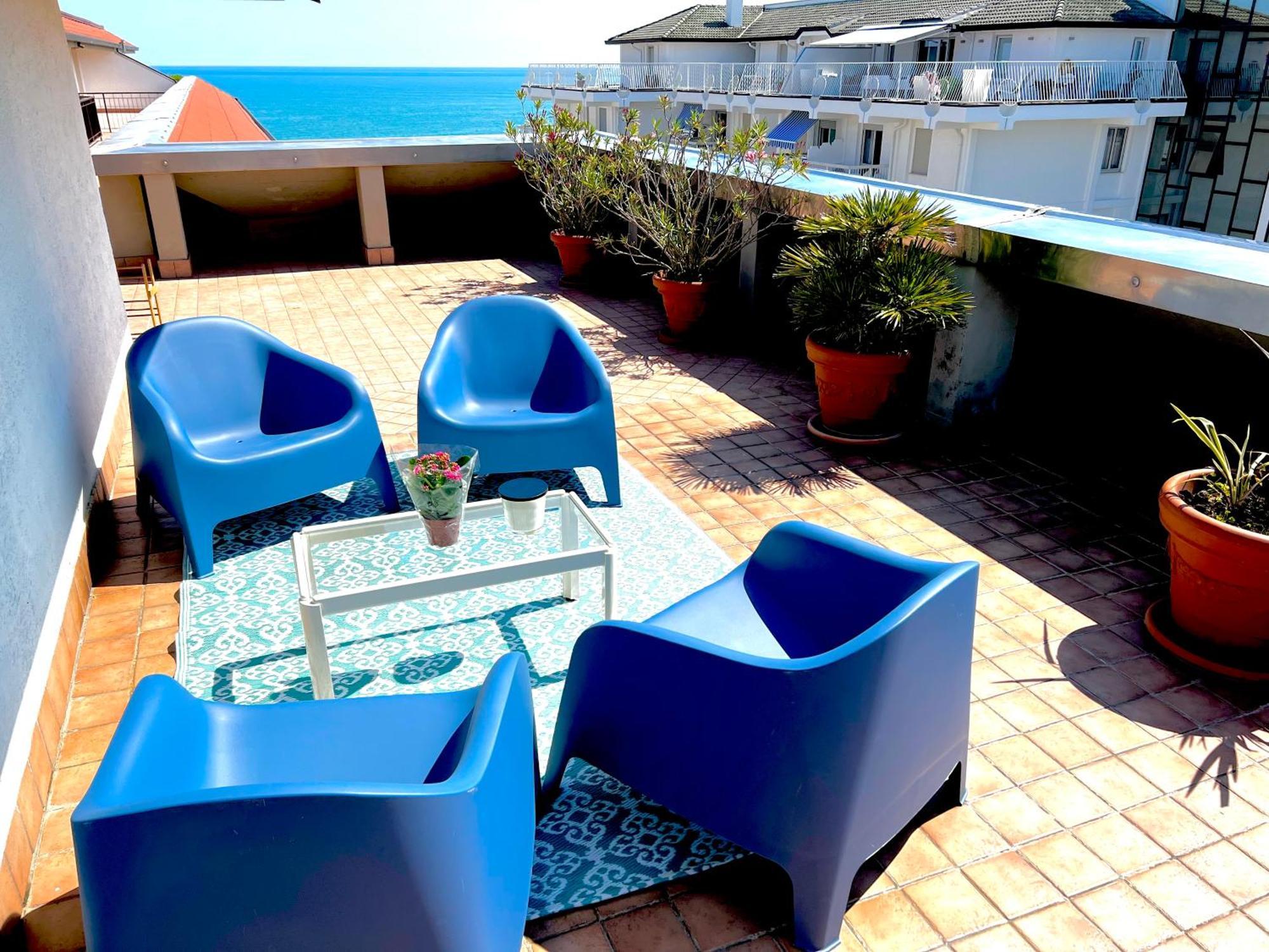 Апартаменты Blue Moon Penthouse Лидо-ди-Езоло Экстерьер фото